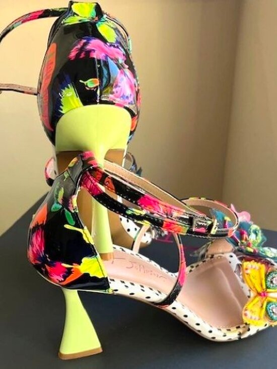 Betsey Johnson LEILAND Black/Multi BUTTERFLIES Sandals - Picture 4 of 8